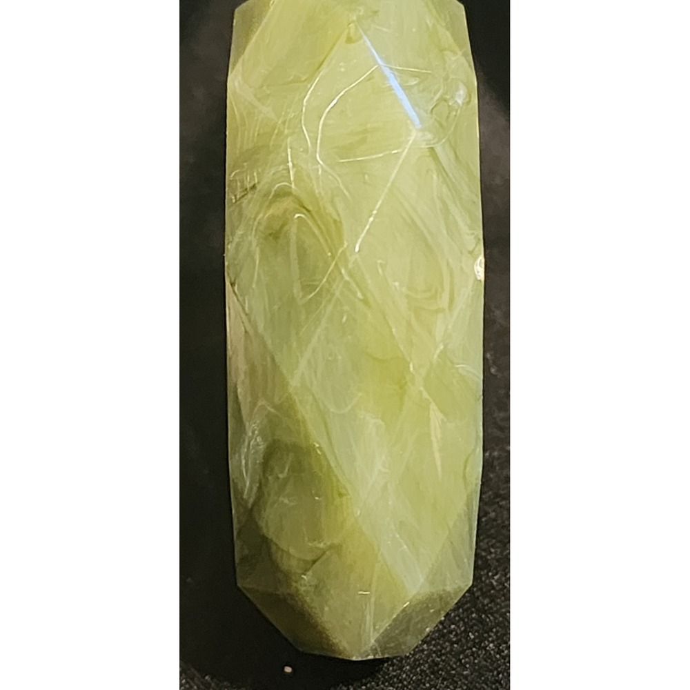VTG Marbled Olive Green Faceted Chunky Bangle Bracelet 1in Wide Size 6 3/4" - Picture 3 of 8